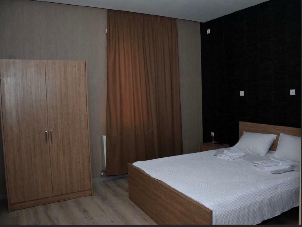 Mtredebi Hotel Samtredia Exterior photo